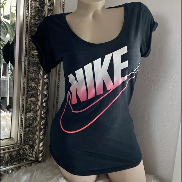 Nike Tops - Nike T-shirt. Size XS loose fit
